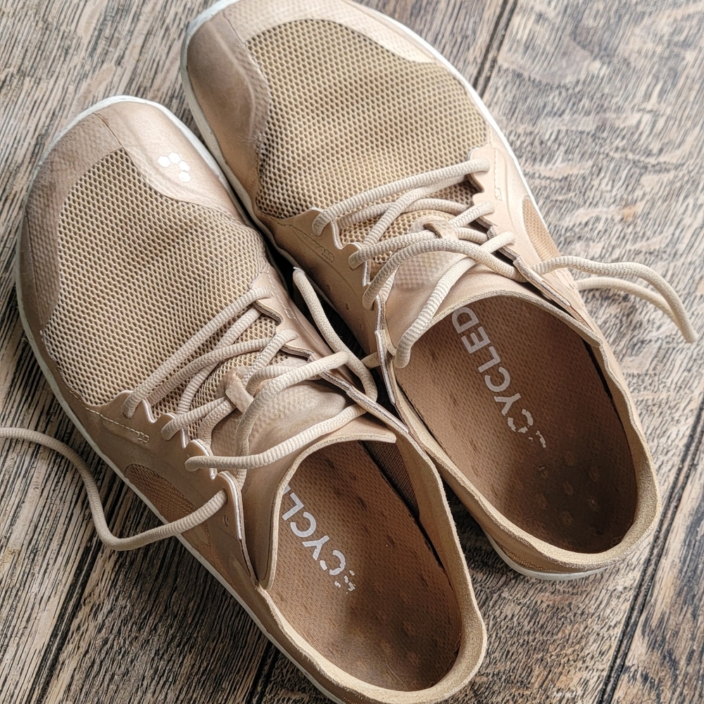 Vivobarefoot Recycled Gold Primus Light W7